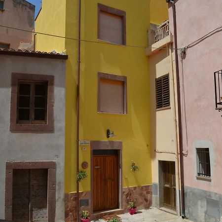ホテルLa Casa Di Angelo ボーザ エクステリア 写真