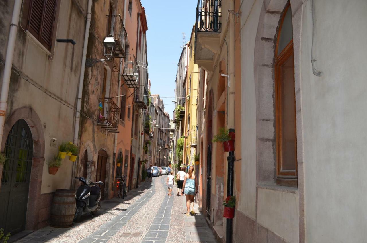 ホテルLa Casa Di Angelo ボーザ エクステリア 写真