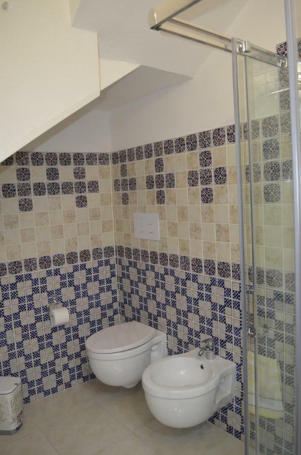 ホテルLa Casa Di Angelo ボーザ エクステリア 写真
