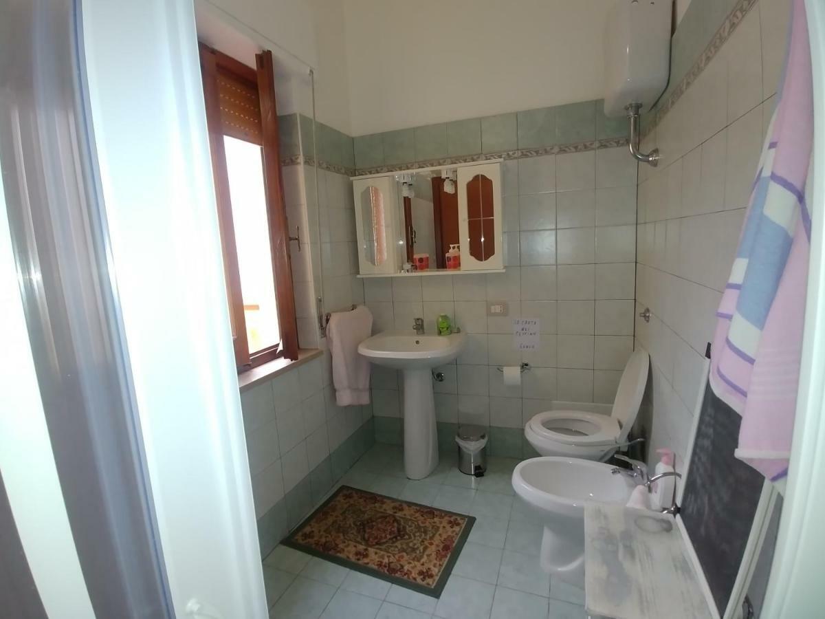 ホテルLa Casa Di Angelo ボーザ エクステリア 写真